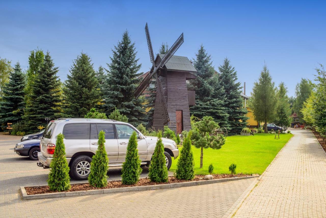 Dworek Staropolski ポズナン エクステリア 写真
